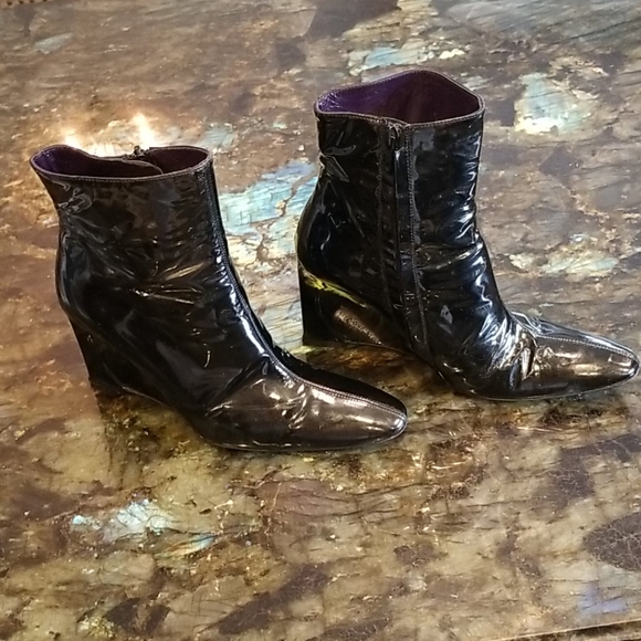 FENDI PATENT LEATHER BOOTS - Picture 3 of 6